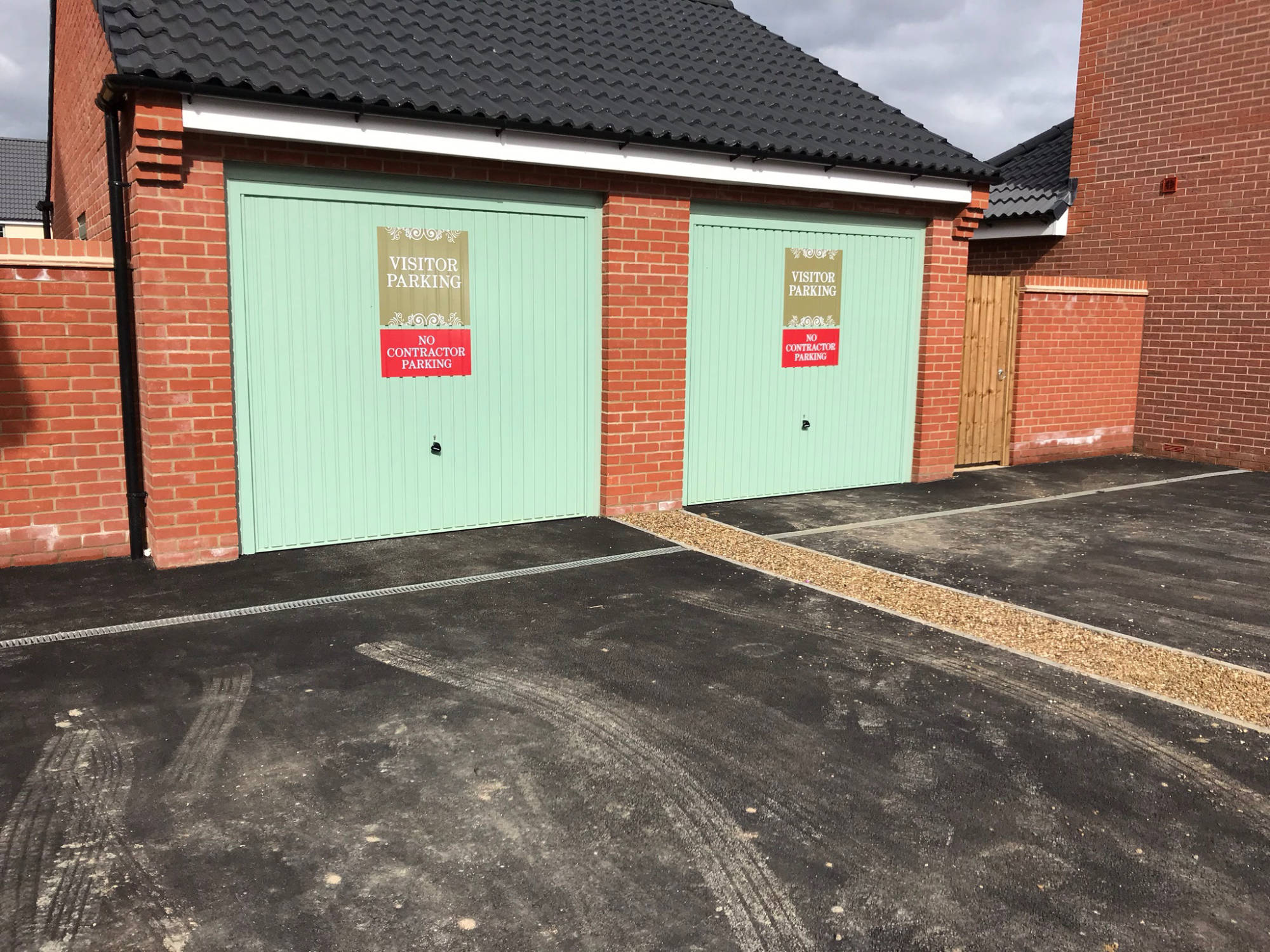 garage door site signs