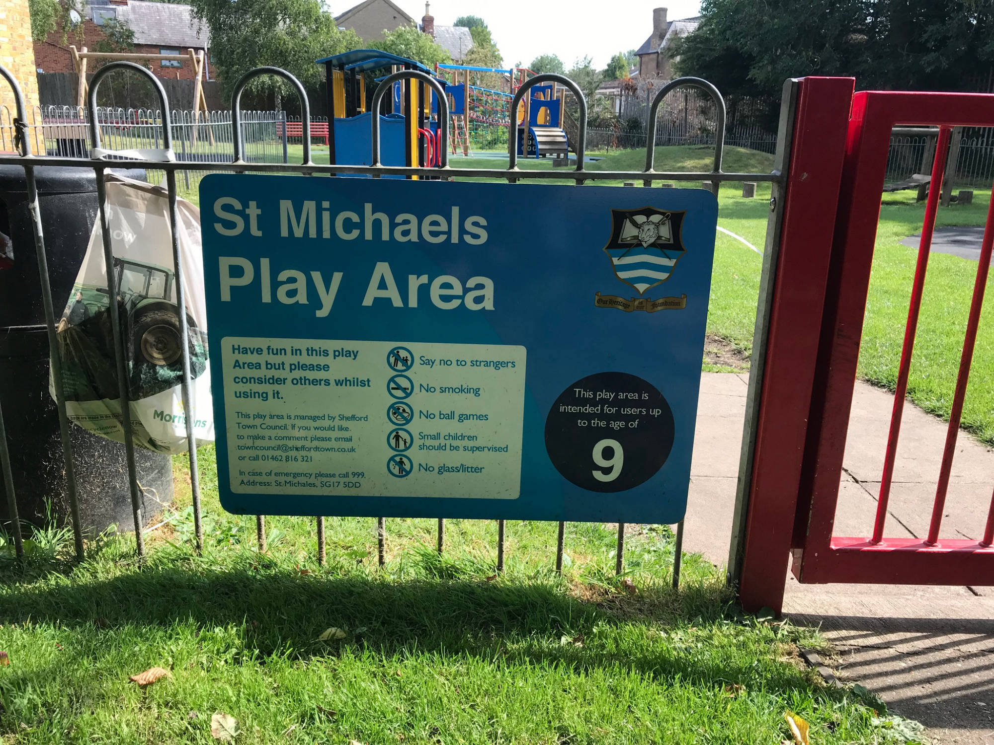 play area safety signage