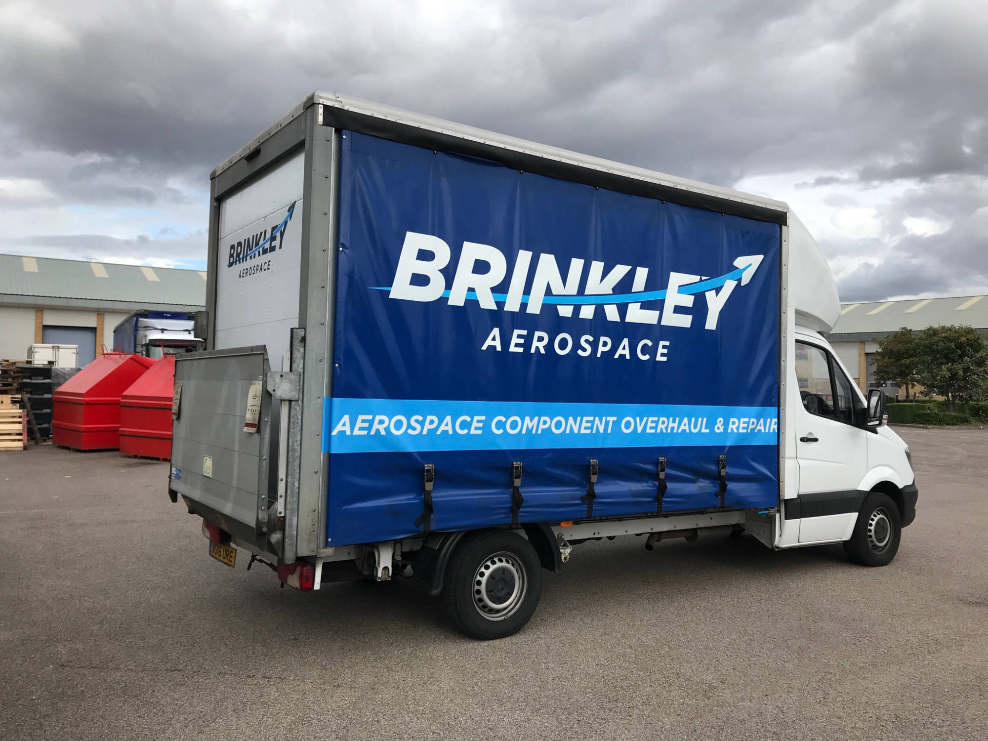 lowloader full vehicle wrap 